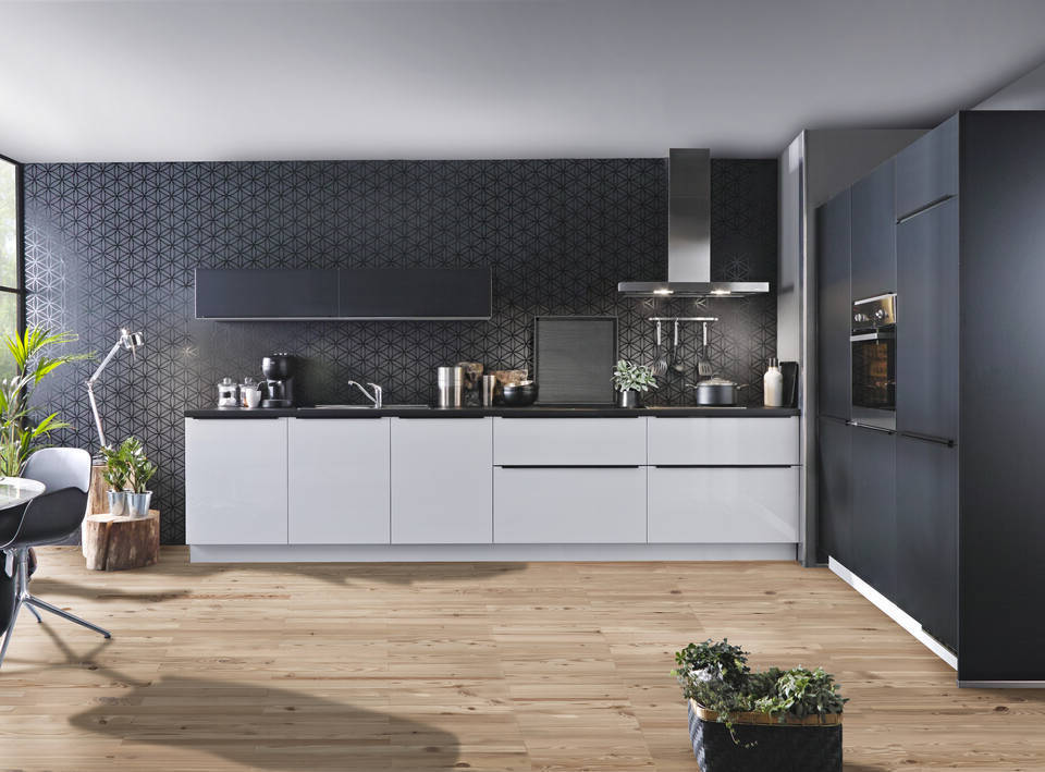 Express Küche mit Geräten in Weiß Hochglanz & Schwarz: zweizeilig, 360x184 cm, 544 cm, Spüle links | Doppelblock "EXK50-1-1-l" / Bild 1