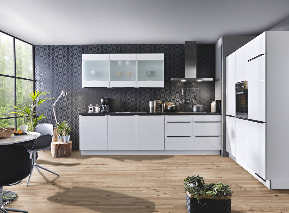 Express Küche mit Geräten in Weiß Hochglanz & Schwarz: zweizeilig, 300x180 cm, 480 cm, Spüle links | Doppelblock "EXK60-2-1-l" / Bild 1