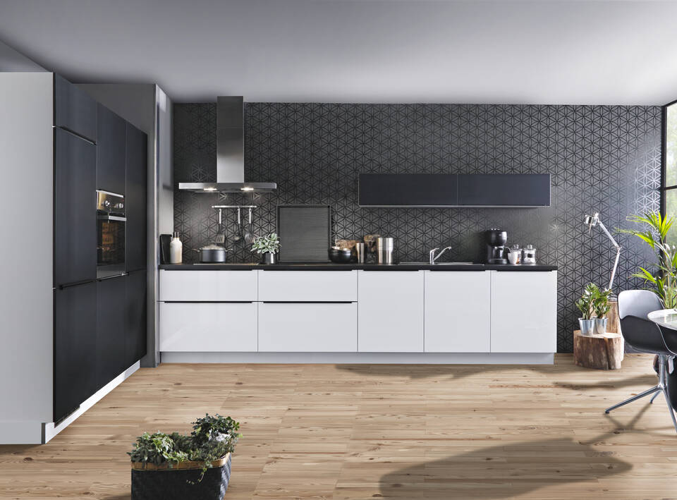 Express Küche mit Geräten in Weiß Hochglanz & Schwarz: zweizeilig, 360x180 cm, 540 cm, Spüle rechts | Doppelblock "EXK40-1-1-r"